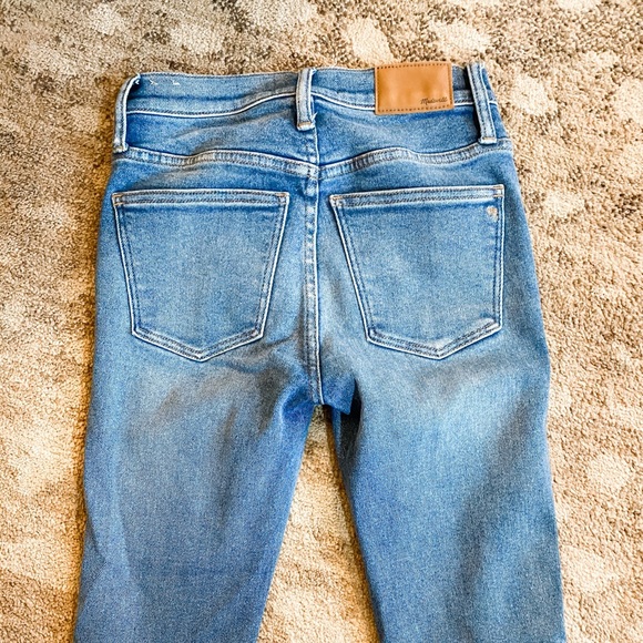 Madewell 10” High-Rise Button Front Petite Skinny - Picture 4 of 4